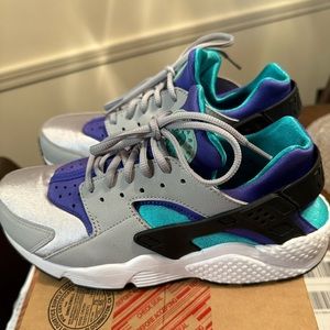 Women’s Nike Huaraches